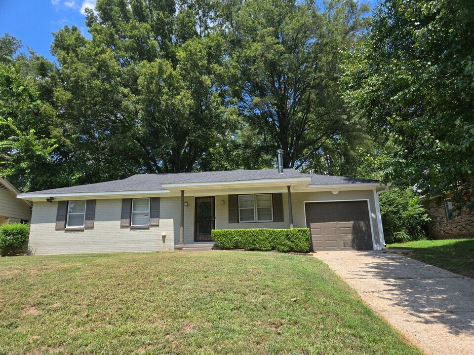 4340 Lansford Dr in Memphis, TN - Building Photo