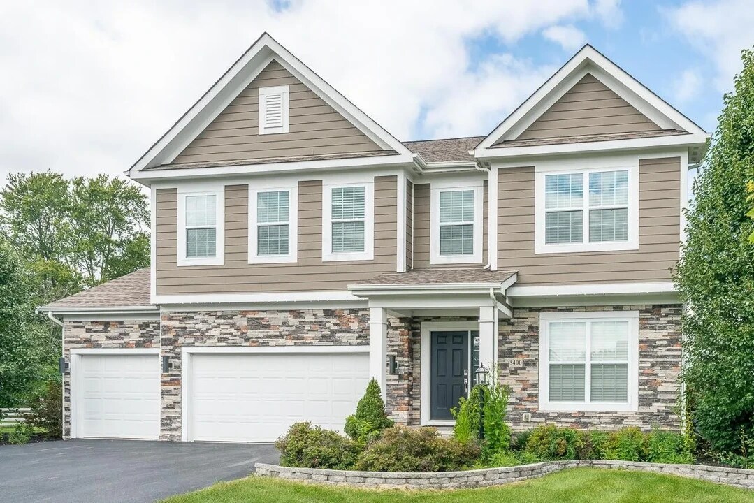 5400 Middlebury Loop in Lewis Center, OH - Building Photo