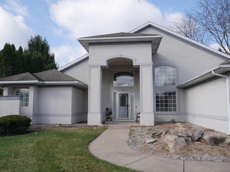 5105 Forum Blvd in Columbia, MO - Building Photo