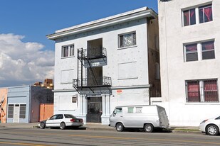 2407 W 9th St in Los Angeles, CA - Building Photo