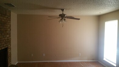 2403 Ventura Dr-Unit -B in Arlington, TX - Foto de edificio - Building Photo