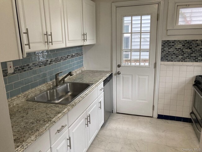 63 Brookline Ave in East Atlantic Beach, NY - Building Photo - Building Photo