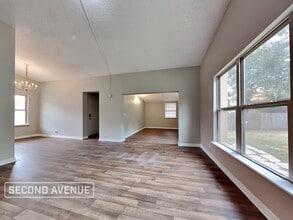 3815 Rendale Dr N in Jacksonville, FL - Foto de edificio - Building Photo