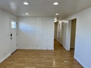 951 Sunrise Dr in Elko, NV - Building Photo - Building Photo