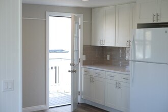2382 Ocean St in Carlsbad, CA - Building Photo - Building Photo