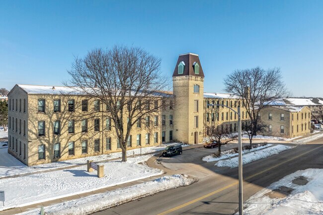 Franklin Mill Apartments in Janesville, WI - Building Photo - Building Photo