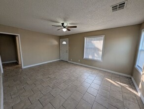 323 N Indianola St in Pryor, OK - Building Photo - Building Photo