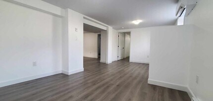 53 Lemoine St, Unit B in Belleville, ON - Building Photo - Building Photo