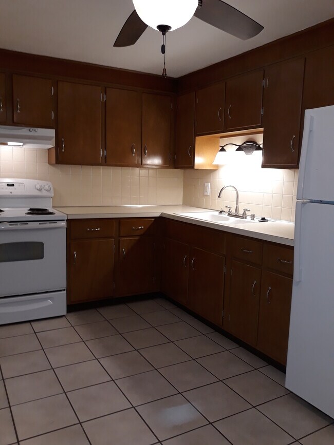 72 Goldthwaite Rd Apartments and Nearby Worcester Apartments For Rent