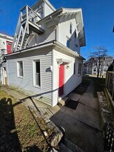 32 Channing St in New London, CT - Building Photo - Building Photo