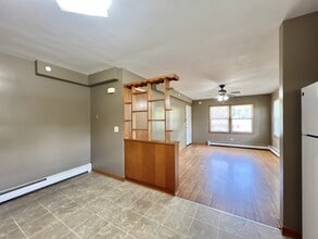 290 Orchard Dr in Oregon, WI - Building Photo - Building Photo