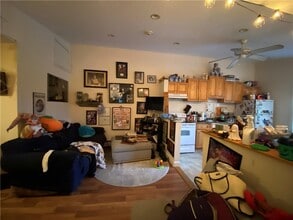 16 Clearview Ave in Portsmouth, RI - Building Photo - Building Photo