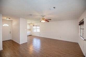 4809 39th St E in Dickinson, TX - Building Photo - Building Photo