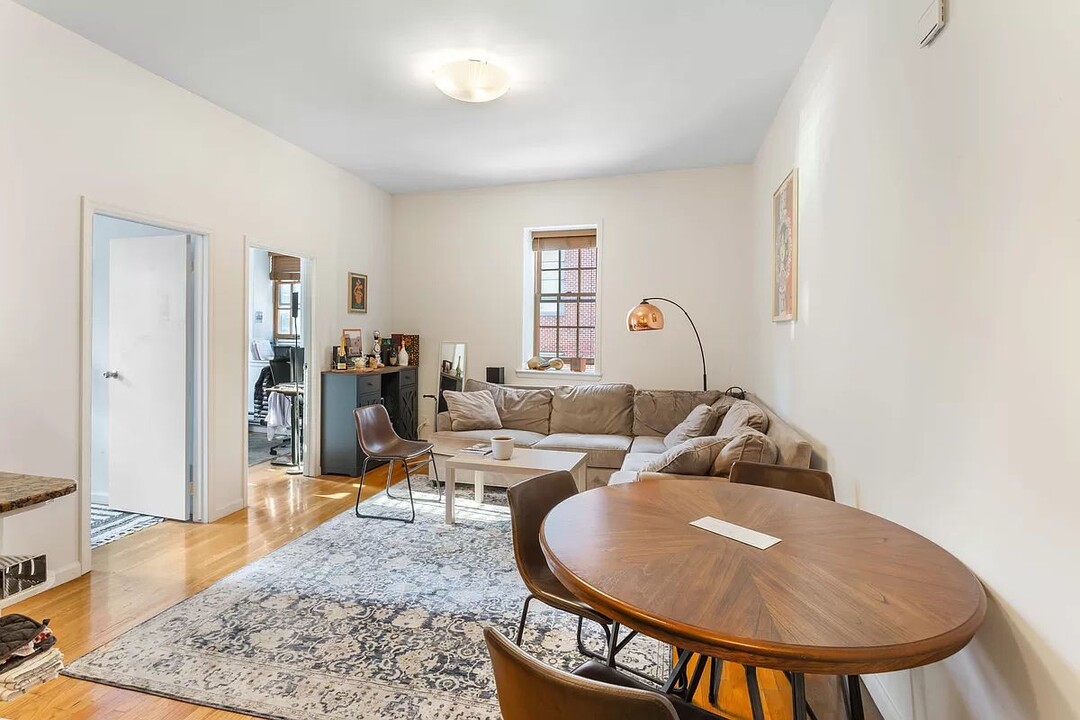 23 Peck Slip, Unit 4F in New York, NY - Building Photo