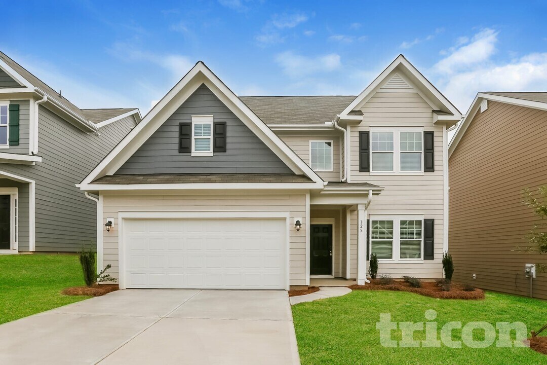 125 Halesworth Rd in Mooresville, NC - Building Photo