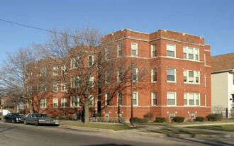 703-711 N Mayfield Ave Apartamentos