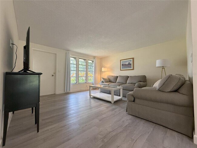 4876 Greenleaf Rd in Sarasota, FL - Building Photo - Building Photo