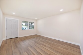 5691 Cutler Ct in Loomis, CA - Foto de edificio - Building Photo