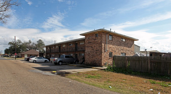 600 Westwood Dr Apartments