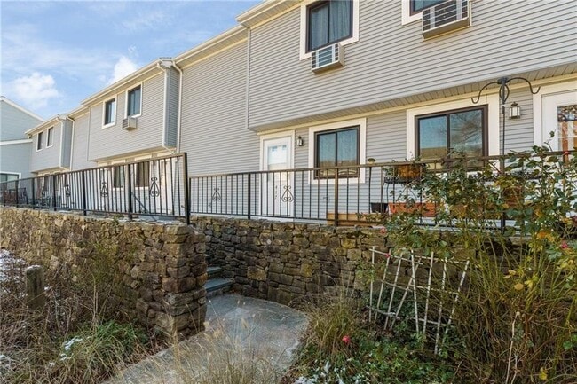 66 Girard Ave