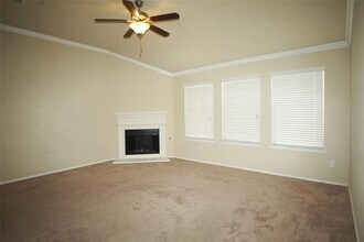 374 Coral Vine Ln in Burleson, TX - Building Photo - Building Photo