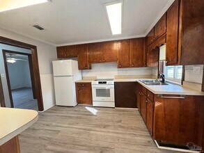 1791 W Hwy 4 in Century, FL - Building Photo - Building Photo