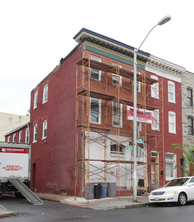 2110 Eastern Ave in Baltimore, MD - Building Photo