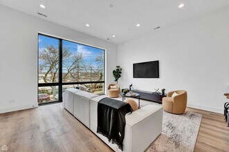 1612 W Hastings St in Chicago, IL - Building Photo - Building Photo