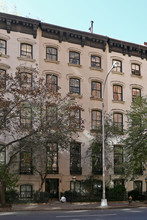 444 W 23rd St in New York, NY - Foto de edificio - Building Photo