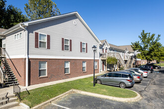 The Woods of Glen Hill Manor in Louisville, KY - Foto de edificio - Building Photo