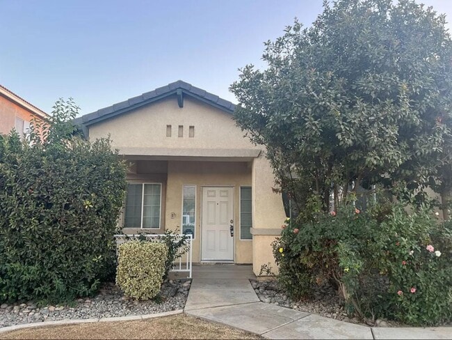10603 Vista Bonita Dr in Bakersfield, CA - Building Photo - Building Photo