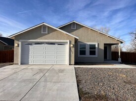 2041 Verona Dr in Fallon, NV - Building Photo