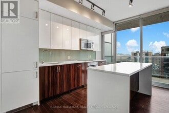 300 Lisgar St in Ottawa, ON - Building Photo - Building Photo