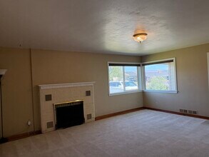 501 Grandview Ave in Sunnyside, WA - Building Photo - Building Photo