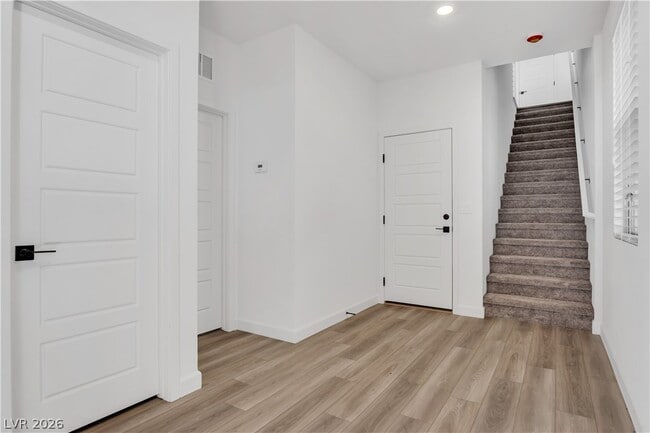 1426 Whistling Kite St in Las Vegas, NV - Building Photo - Building Photo