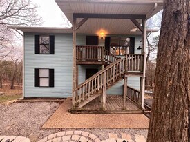 621 Co Rd 207, Unit 3 in Eureka Springs, AR - Building Photo