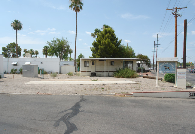 (carousel Ranch) in Tucson, AZ - Building Photo - Building Photo