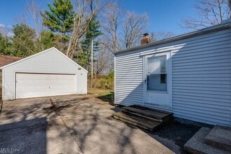 4294 W 191st St in Cleveland, OH - Building Photo - Building Photo