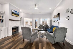 501 SW Duke Ave in Bentonville, AR - Building Photo