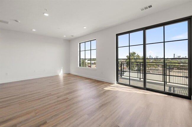 property at 4315 S Congress Ave
