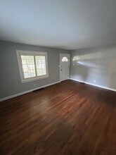 2808 Klondike Ln in Louisville, KY - Building Photo - Building Photo