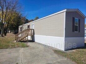 711 Leasburg Rd in Roxboro, NC - Building Photo