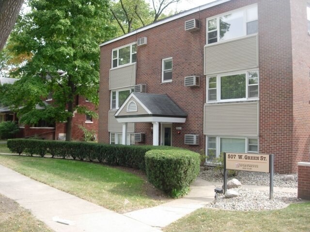 Green Street in Champaign, IL - Foto de edificio