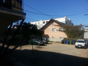 1147 S Serrano Ave in Los Angeles, CA - Building Photo - Building Photo