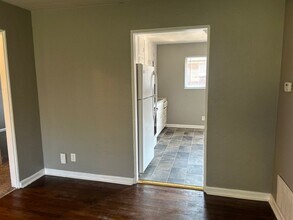 1040 Forest Ct-Unit -B05 1040 16 in Kansas City, KS - Building Photo - Building Photo