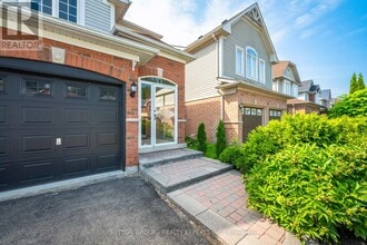 41 Solmar Ave in Whitby, ON - Building Photo - Building Photo