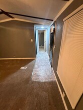 102 Fentress Star in Fentress, TX - Foto de edificio - Building Photo