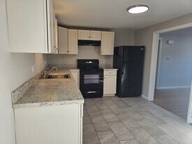 35 Patty Ln, Unit B in Northborough, MA - Building Photo
