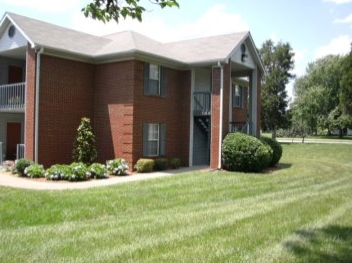 Kingsfield Luxury Apartments in New Albany, IN - Building Photo