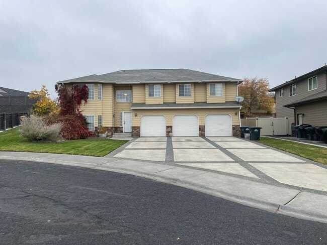 property at 1056 Edgewater Ln